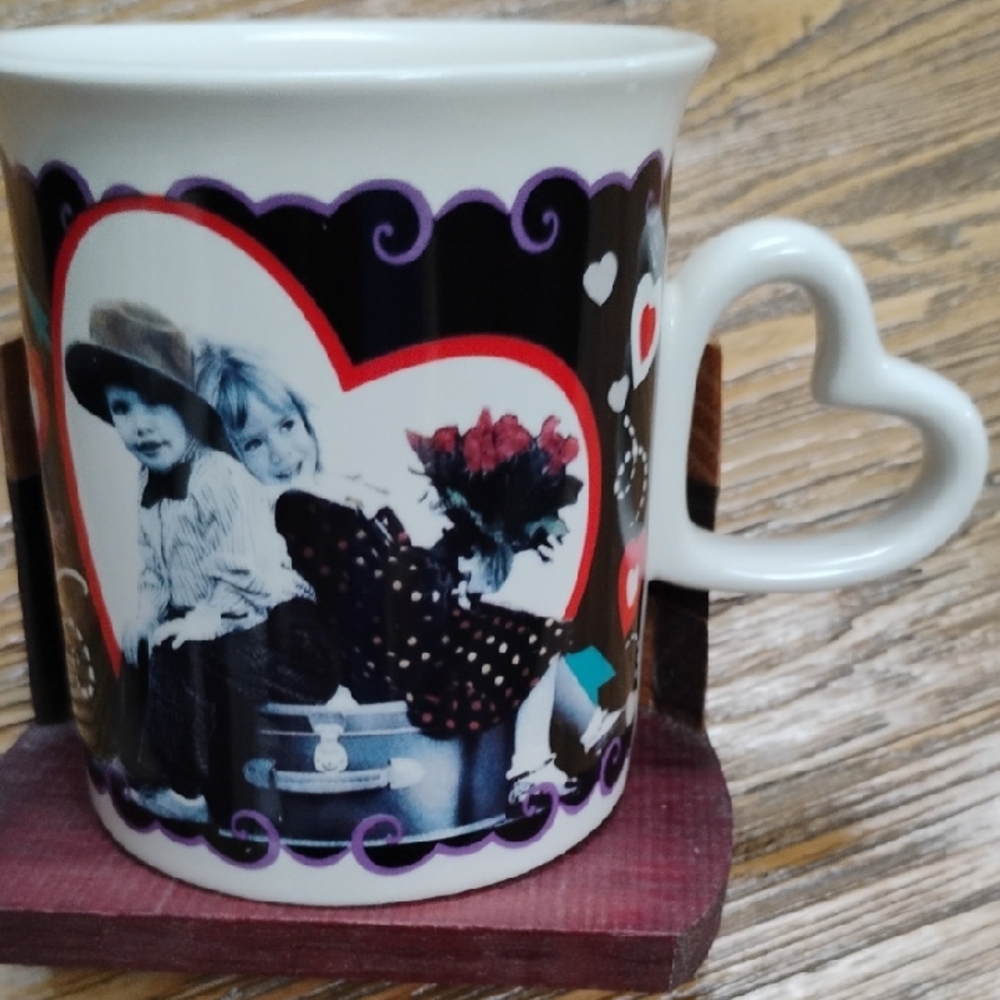 Sealed With A Kiss Coffee Mug By Kim Anderson/Verkele 1996